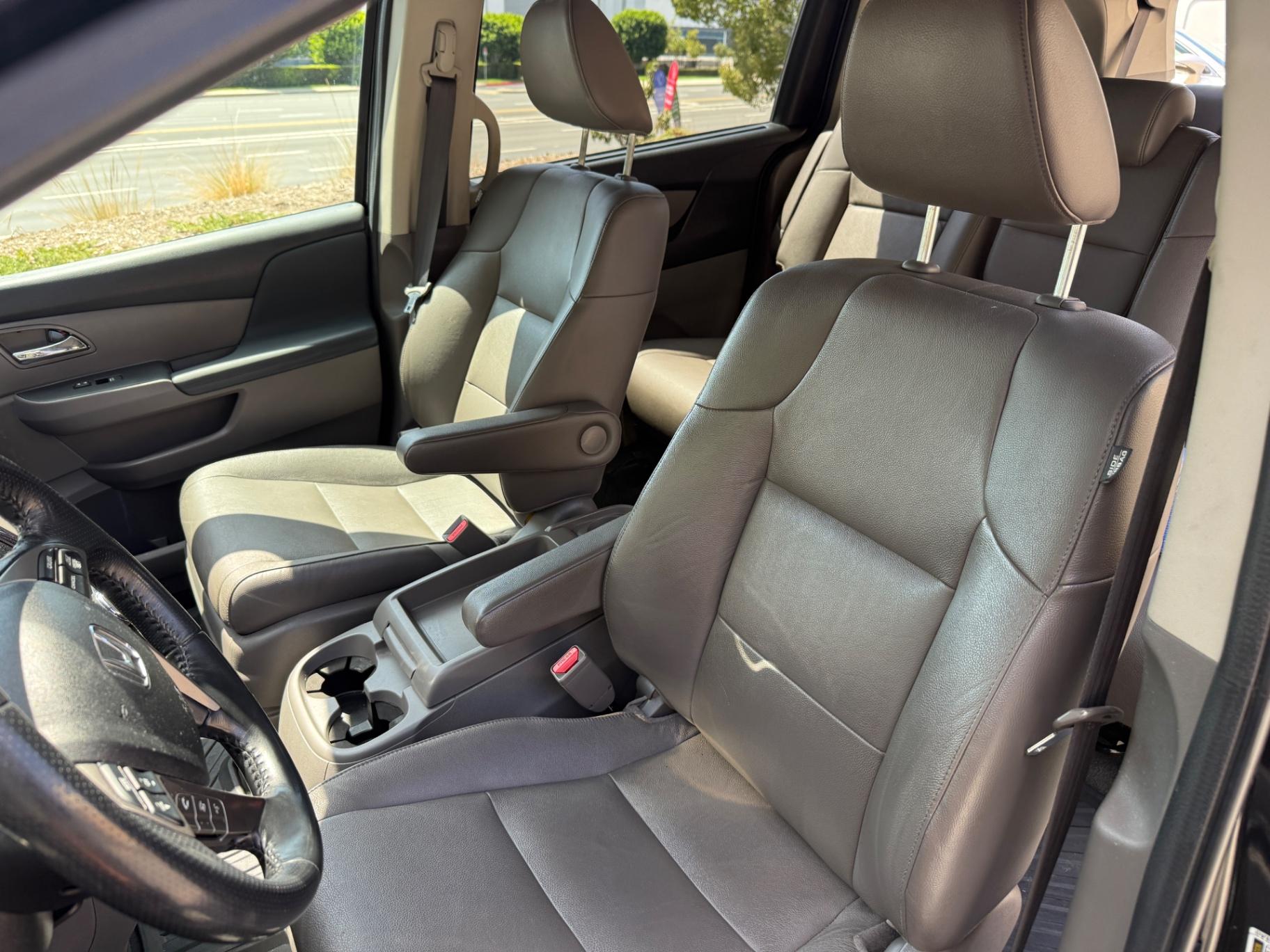 2017 Honda Odyssey EX-L - Photo 16