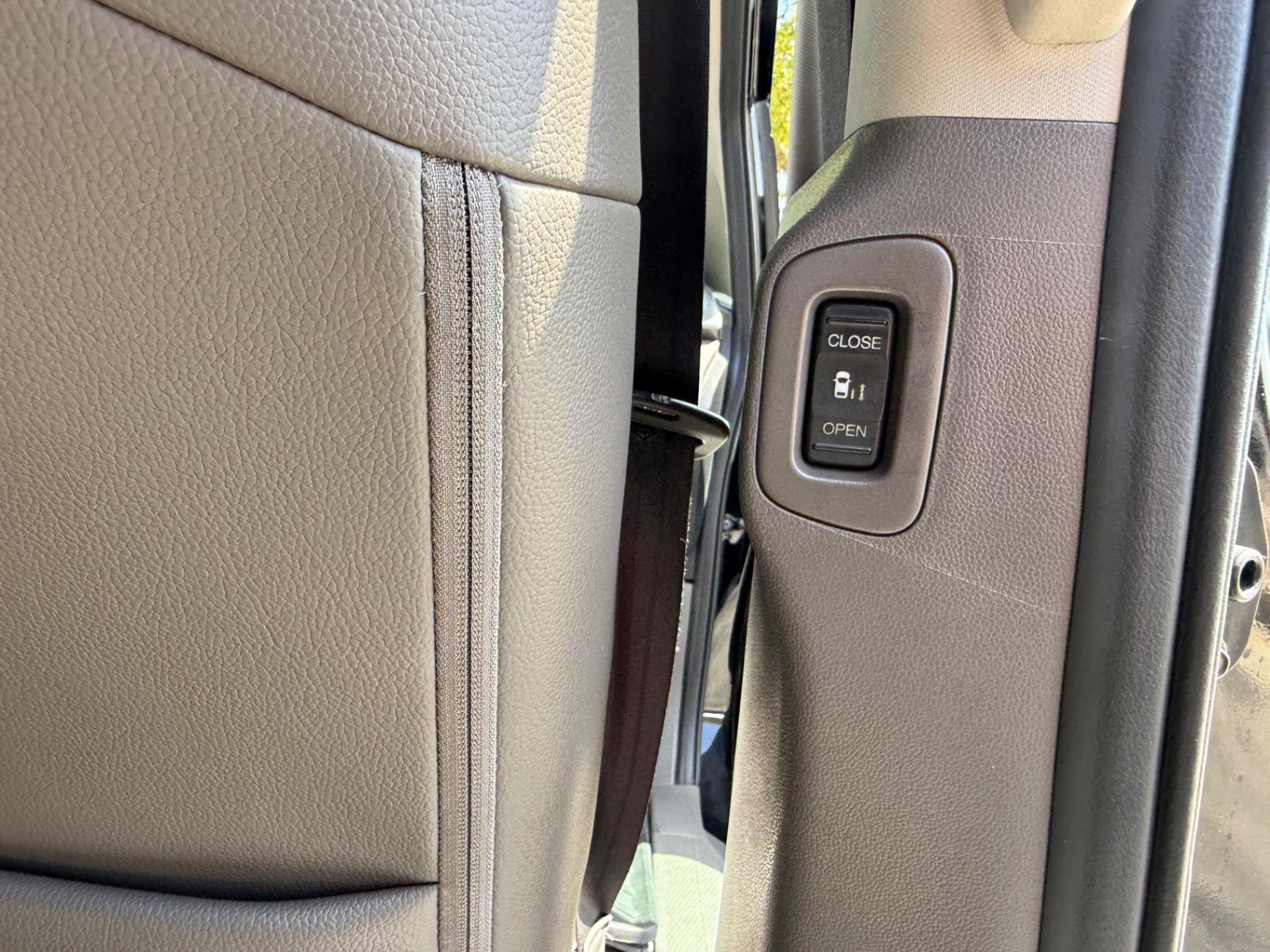 2017 Honda Odyssey EX-L - Photo 17