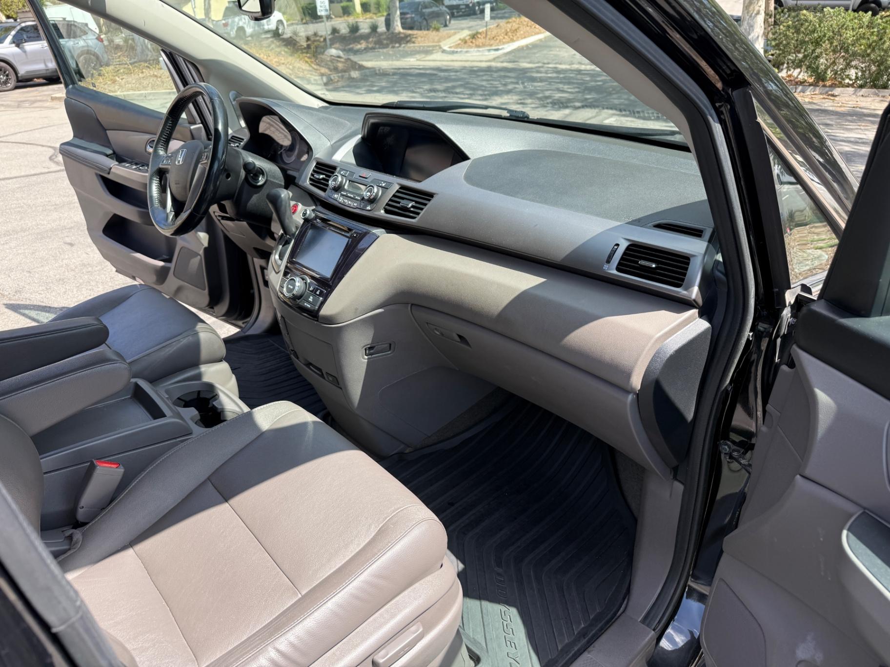 2017 Honda Odyssey EX-L - Photo 18