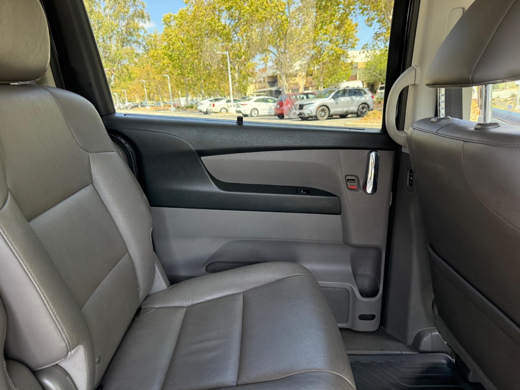 2017 Honda Odyssey EX-L - Photo 23